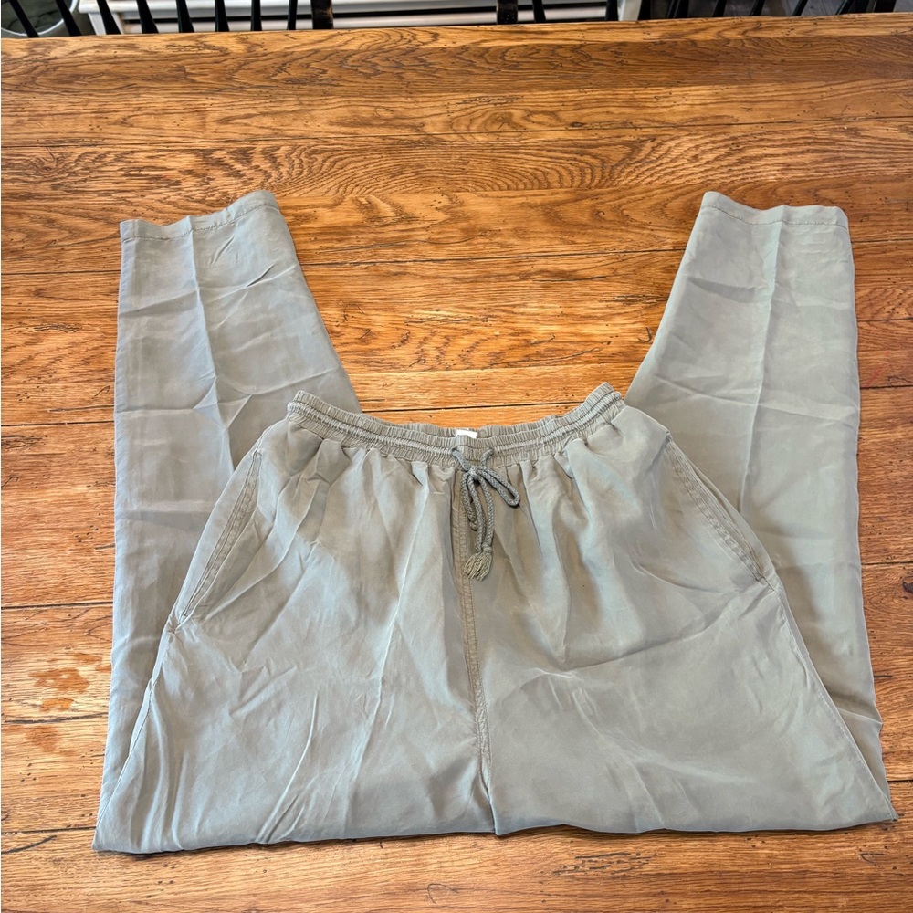 Airy Normcore Sage 100% Silk Cropped Joggers in Comfortable Pull-On Style size M